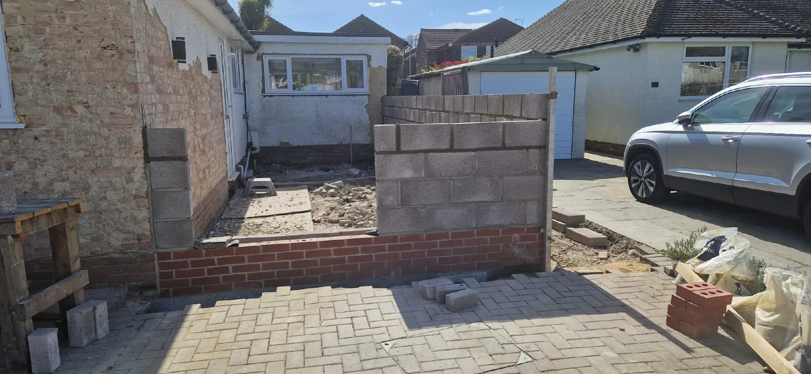 Early blockwork construction for the side extension